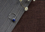 Bague pierre bleue ronde façon lapis-lazuli, couleur argent — VoxArcana
