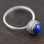 Bague pierre bleue ronde façon lapis-lazuli, couleur argent — VoxArcana