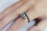 Bague dragon enroulé ajustable, ton argent vieilli — VoxArcana