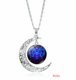 Collier signe Bélier sur croissant de lune, ton argenté — VoxArcana