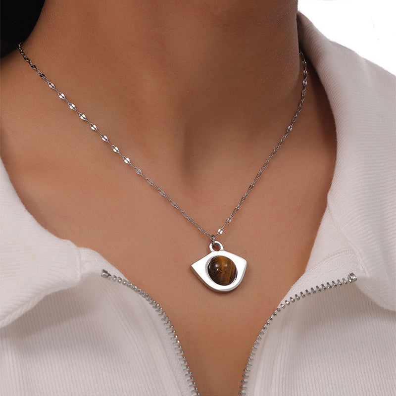 Collier pendentif en forme d'œil, cabochon œil de tigre, ton argenté — VoxArcana